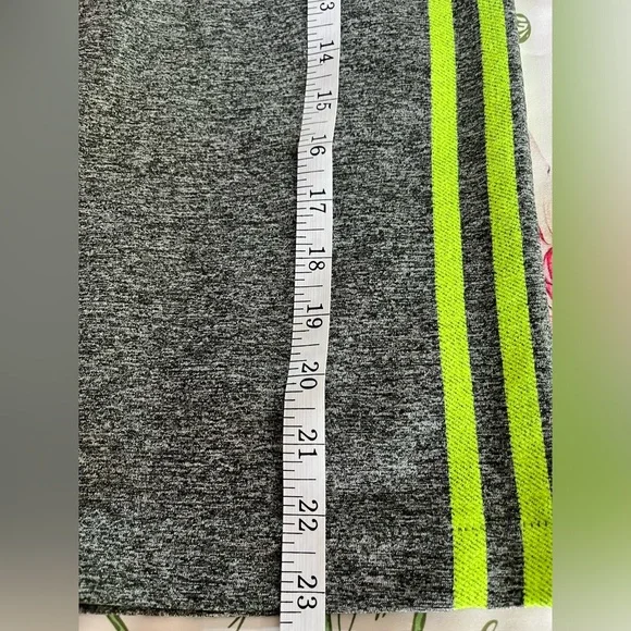 F&F Size: One Size Sport Workout Set Sleeveless Top/Leggings Gray/Neon - Picture 5 of 11